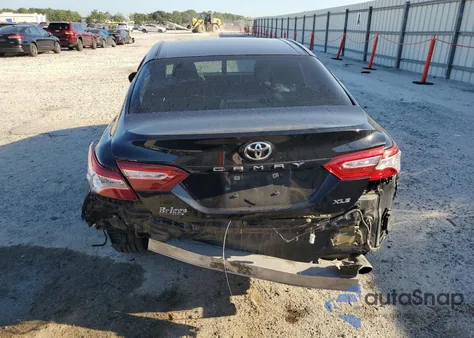 2018 Toyota Camry L z USA, uszkodzony, nr VIN 4T1B11HK0JU124213
